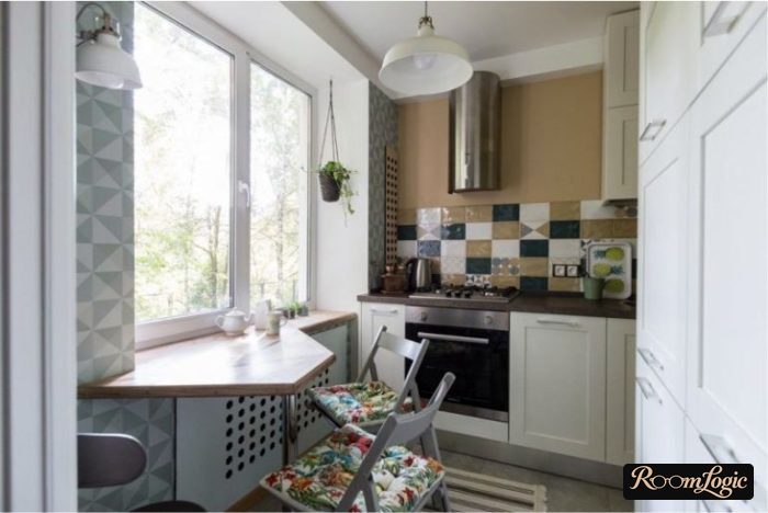 65 square feet kitchen without curtains