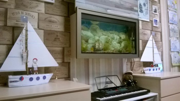 aquarium in the kids’ room