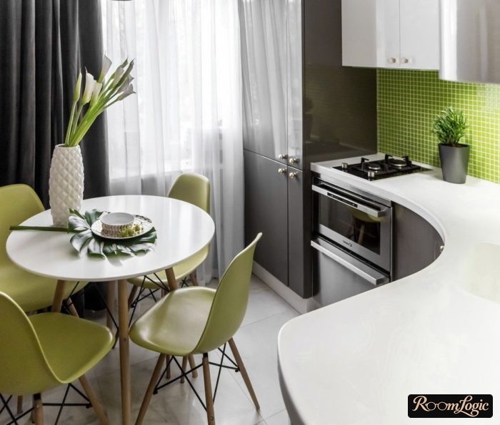 Asymmetrical gray curtains in the kitchen