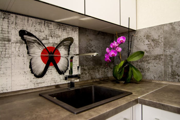 backsplash for kitchen from concrete-look tile