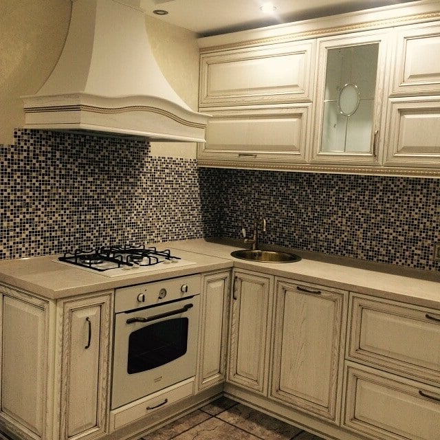 backsplash for kitchen in classical style