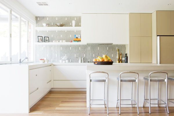 backsplash with tiled pattern