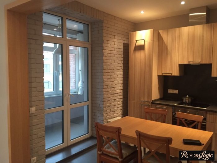 balcony with stone-effect trim in the kitchen