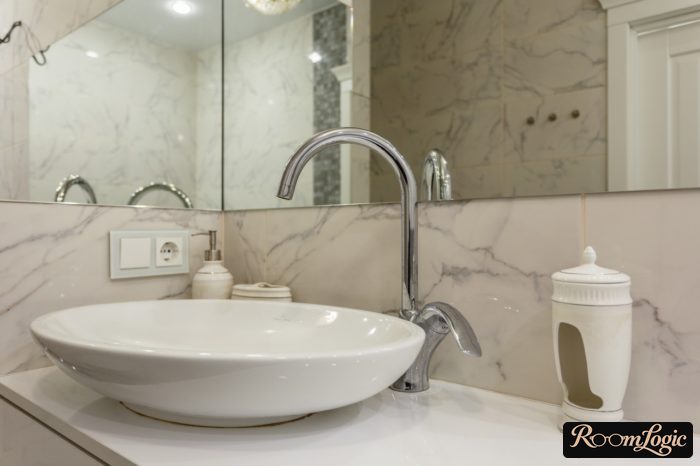 bathroom design with sink on vanity