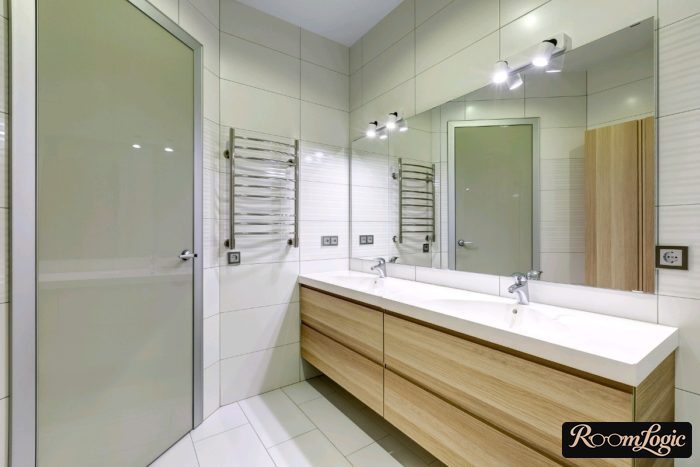 bathroom design with two sinks
