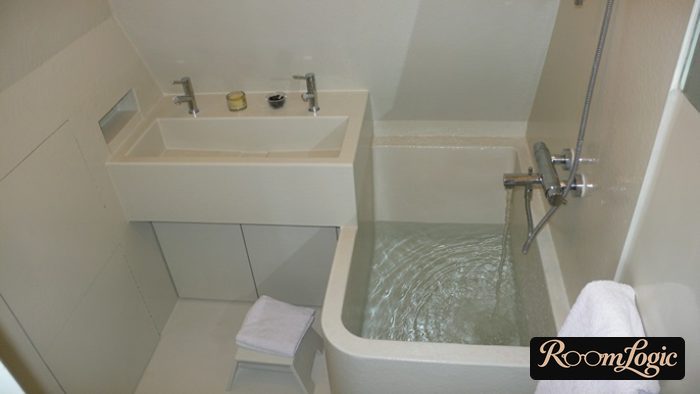 bathroom smaller than in tiny apartment