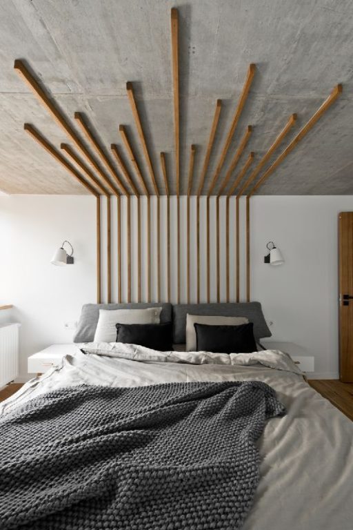 beams on the ceiling and wall in a loft style