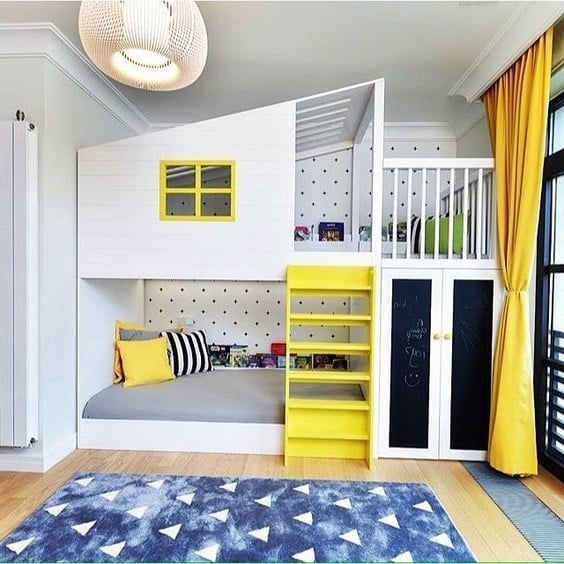 bed-loft for both bedroom and kids’ room in one room