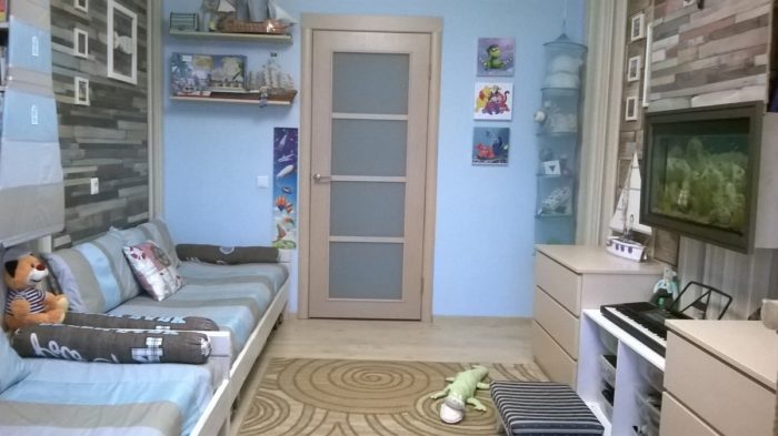 beds in a row in kids' room for boys