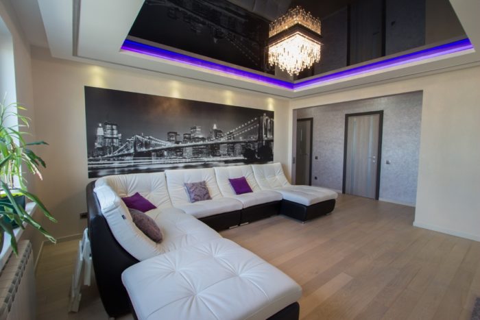 Black-and-white photo wallpaper in the apartment interior