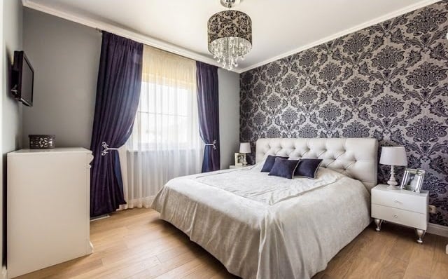 Combining wallpapers in the bedroom