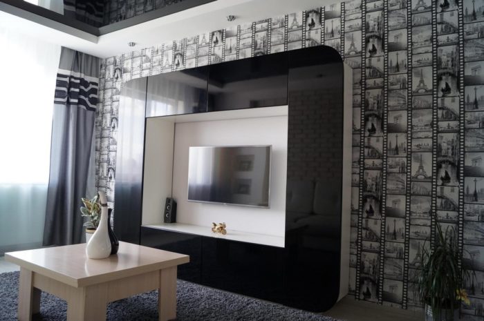 black and white wallpaper with frames in the interior