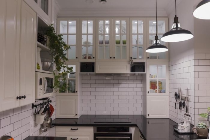 black grout for white brick in the backsplash