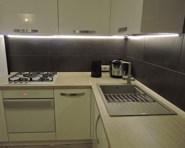 black tile for kitchen backsplash