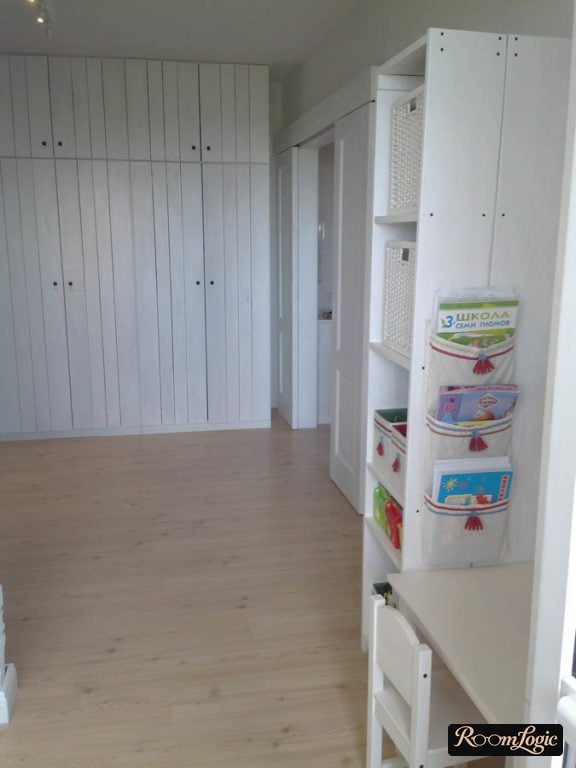 Bleached wooden furniture in the kids’ room