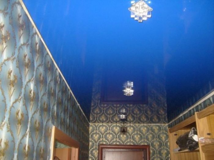 blue stretch ceiling in entryway