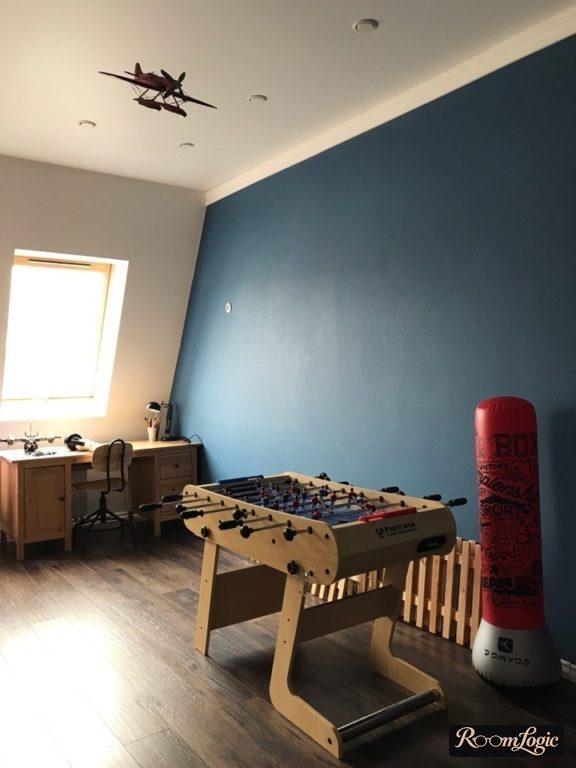 blue walls in boys' room