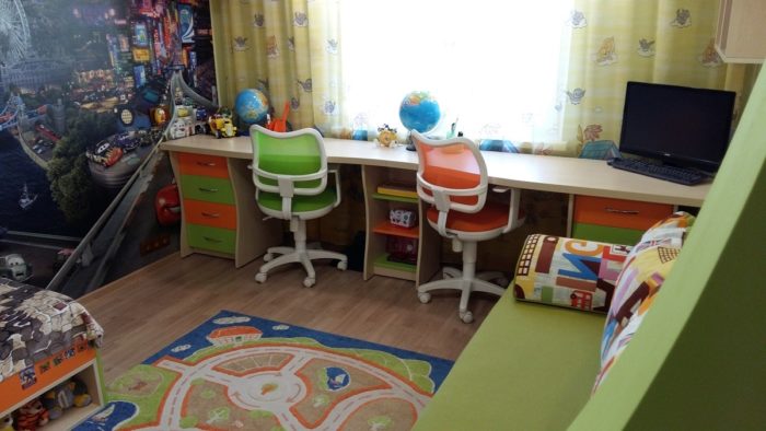 boys' room workspace