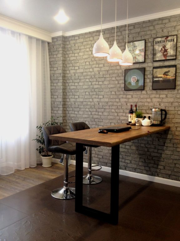 breakfast bar in studio apartment