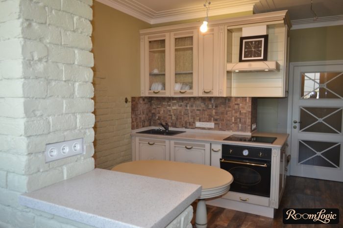 breakfast bar in the kitchen in classical style