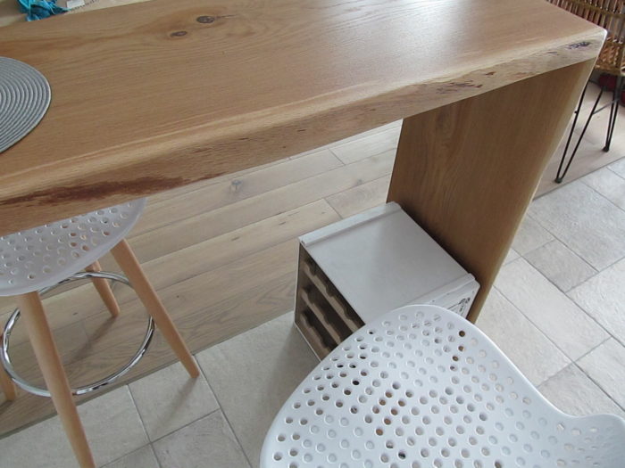 breakfast bar made of light wood