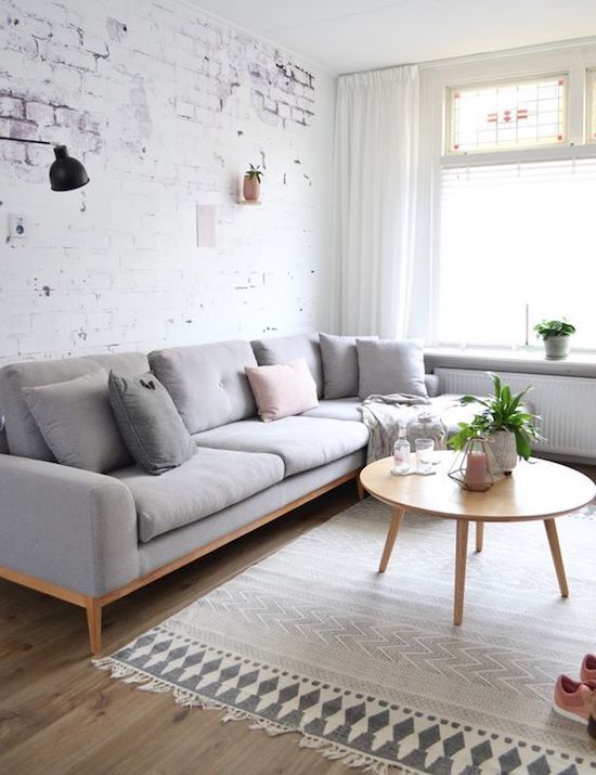 brick-patterned wallpaper in the living room