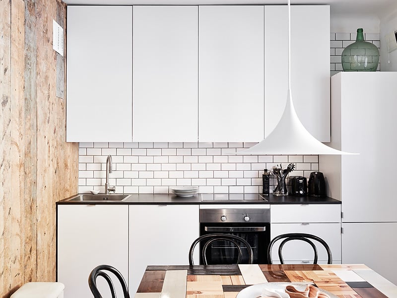 brick tile backsplash