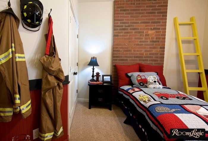 brickwork in the interior of a boys' room