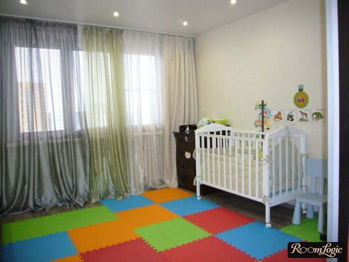 bright carpet next to kids' bed