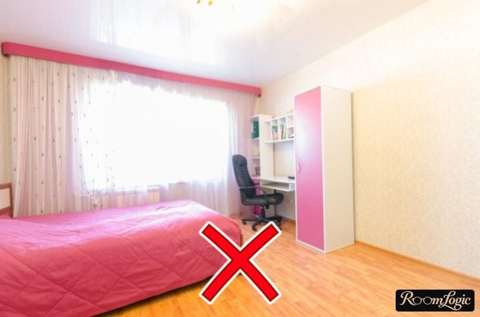 Bright pink does not match with natural wood