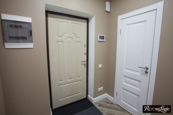 brown (coffee) walls in a small entryway