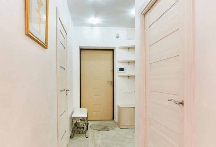 Budget entryway design