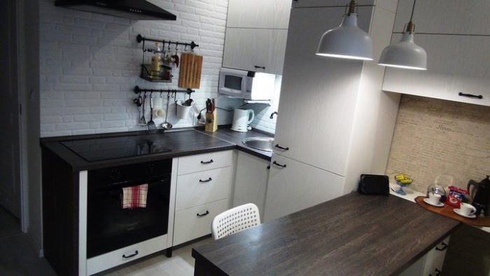 Budget kitchen cabinets for a small kitchen