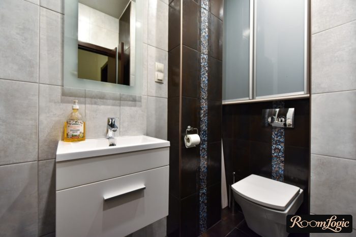 Budget tile design for the bathroom