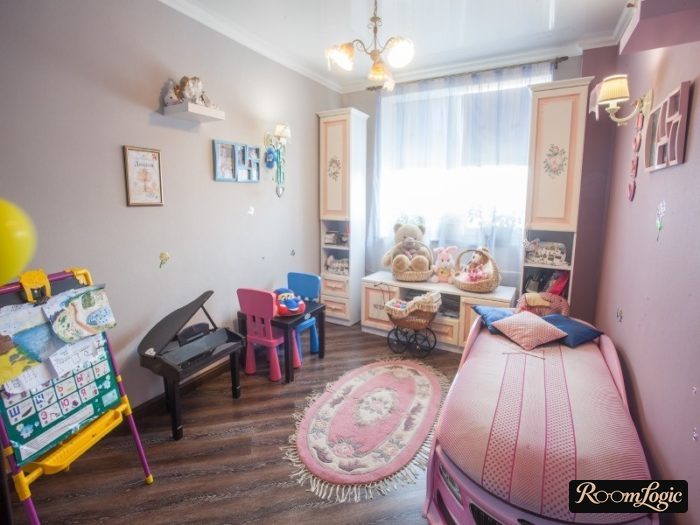 cartoon pink car bed in kids’ room