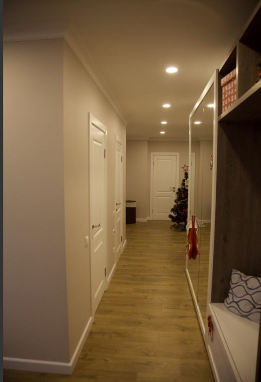 ceiling design in hallway