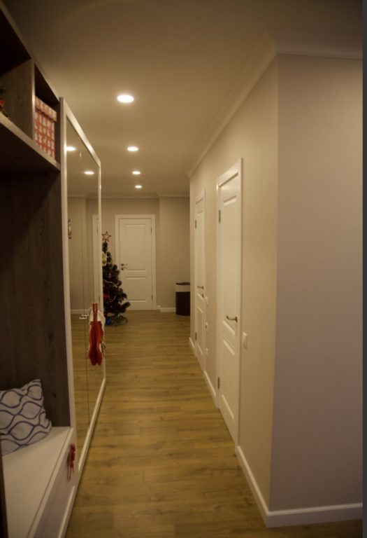 ceiling in hallway-entryway