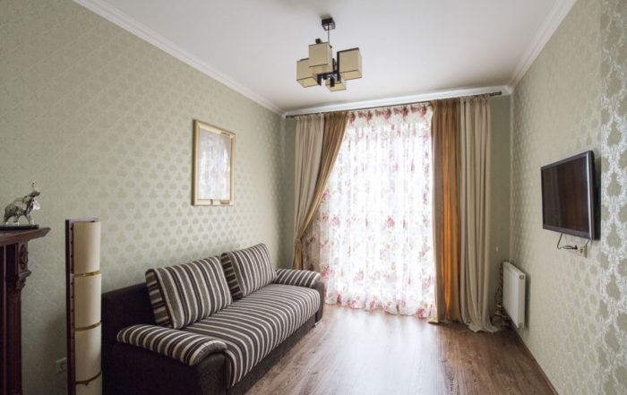 ceiling with perimeter baseboard