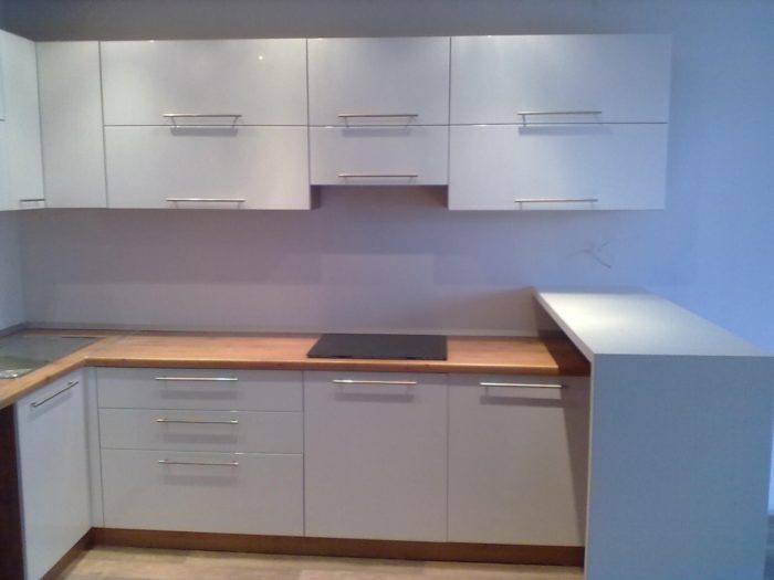 cheap small kitchen with bar counter