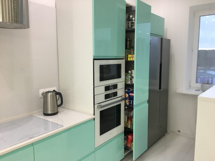 choosing hardware for the kitchen