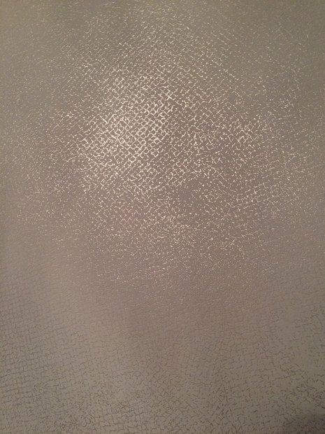 Choosing wallpaper correctly