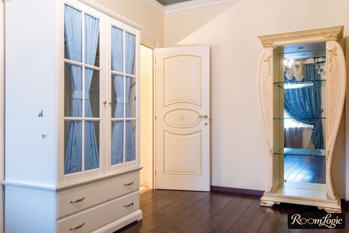 Classic white furniture set
