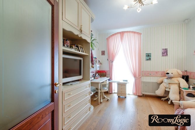 classical style girls room