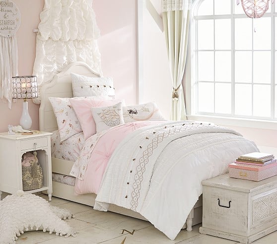 classical style kids’ room