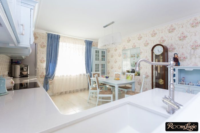 classical style kitchen with wallpaper