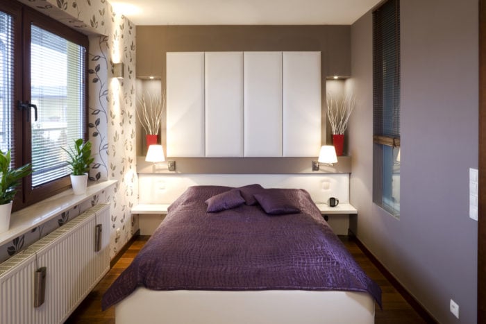 coffee-colored walls in the bedroom
