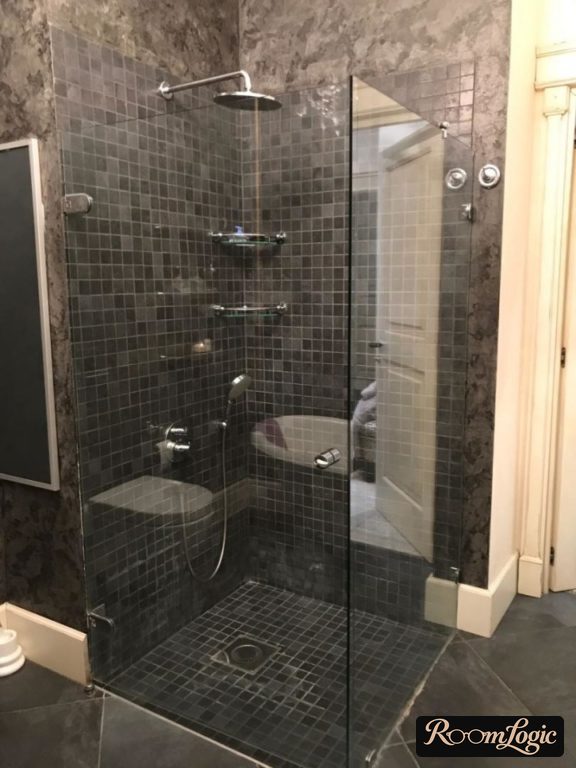 Mosaic and decorative plaster in a bathroom – interior design, bathroom