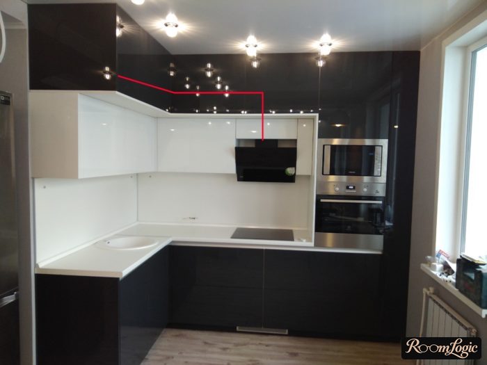 corner kitchen with breakfast bar