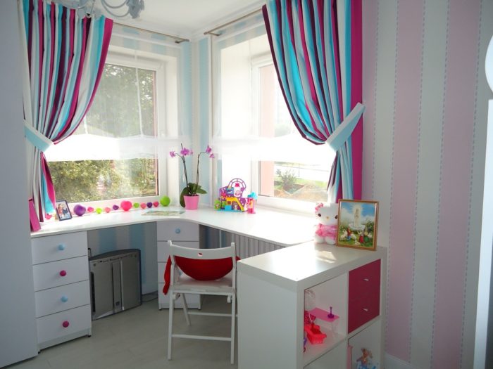 corner white table for two children