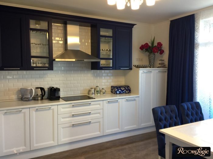 dark blue curtains on the kitchen in neoclassical style